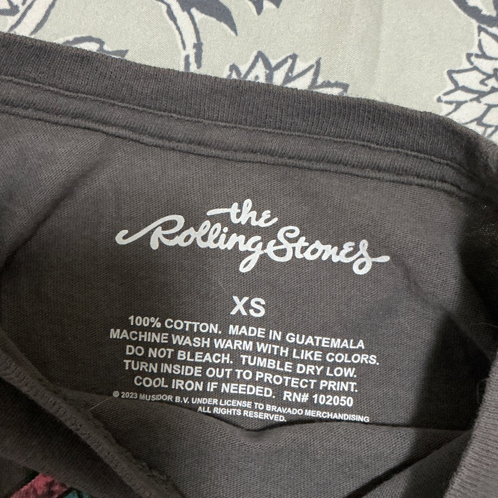 The Rolling Stones Black T-Shirt - Picture 2 of 3